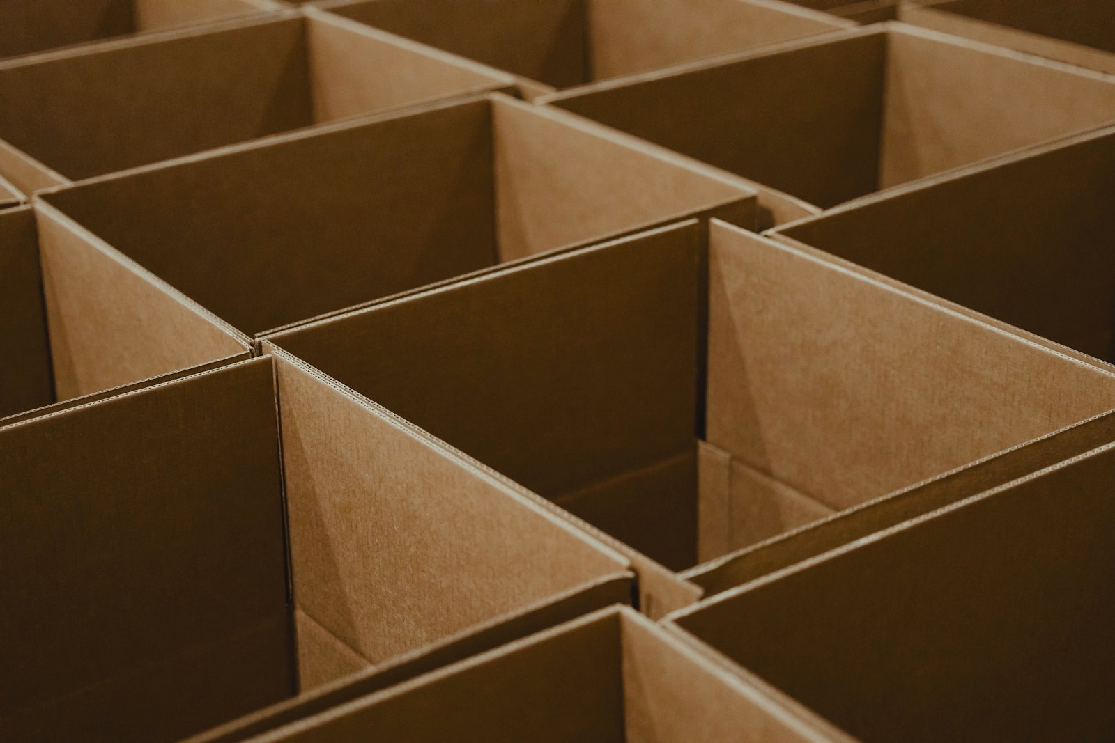 Cajas de cartón ondulado abiertas
